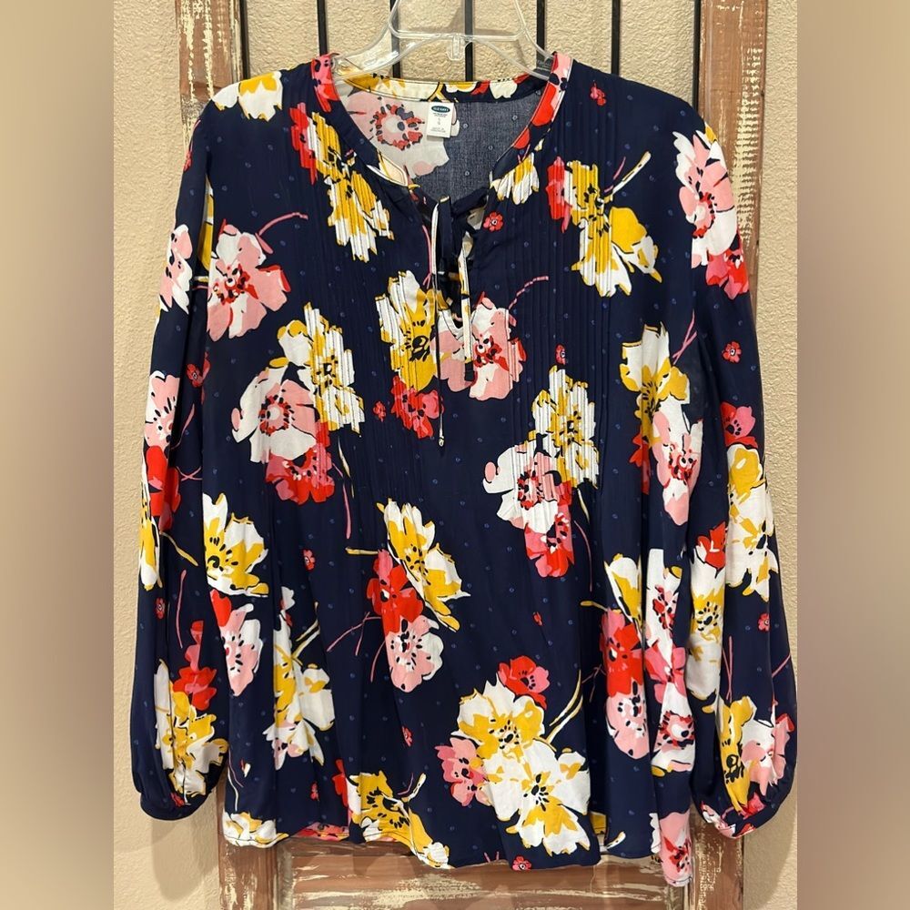 Old Navy long sleeve flower top